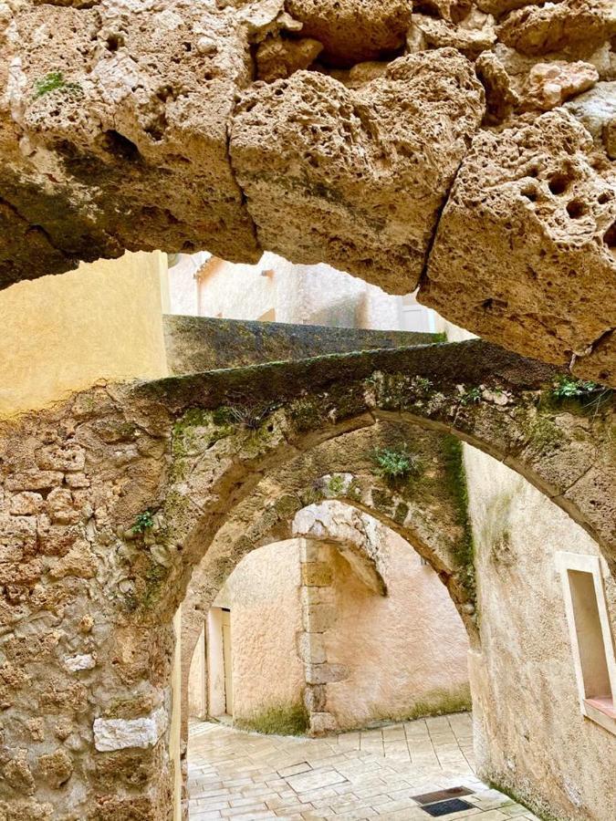 Les Arcades * Villecroze